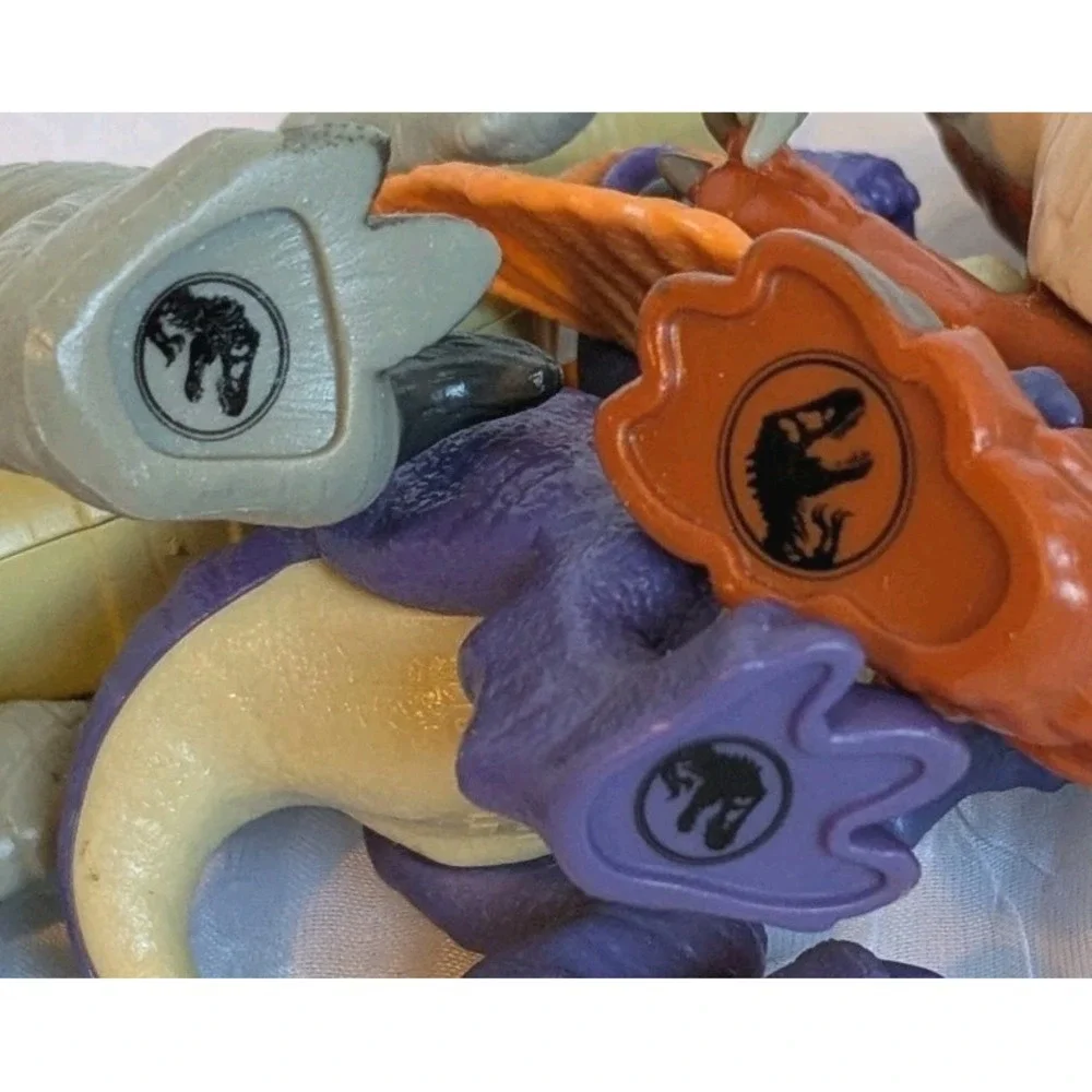 Jurassic World Dinosaurs Velociraptor Pachycephalosaurus Dilophosaurus Baby Park